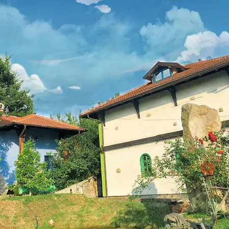 Hotel Holiday Farm Rashaville-rasino Selo *