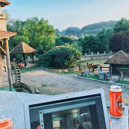 Holiday Farm Rashaville-rasino Selo Hotel